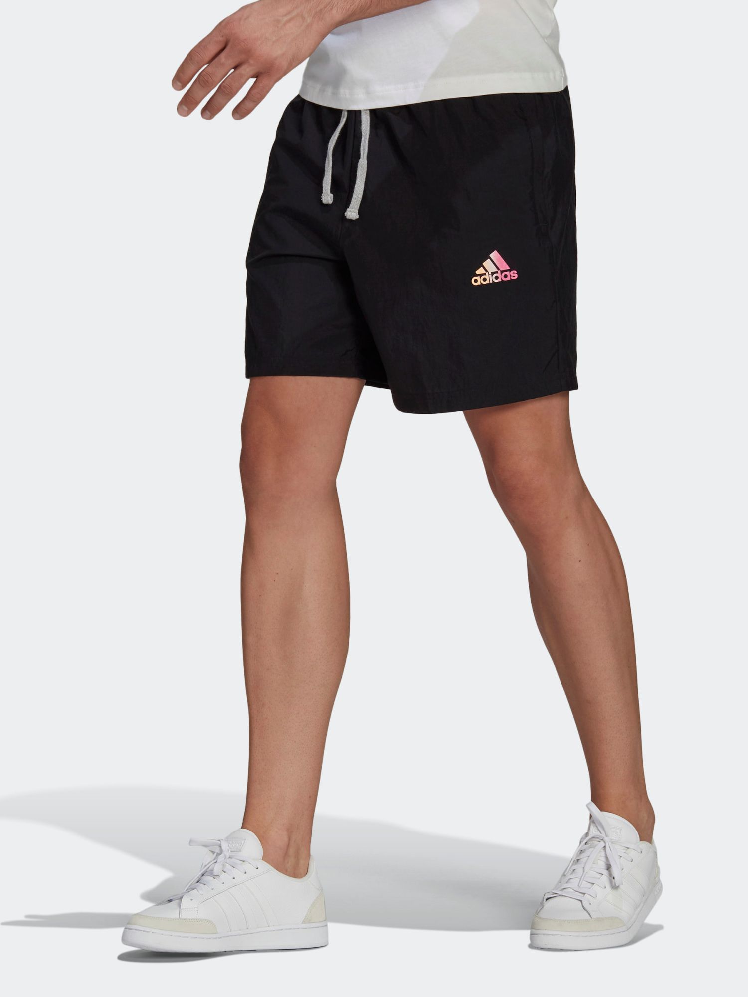 

Шорты Adidas M Favs Q2 Sho GK9592 M Black/Multco
