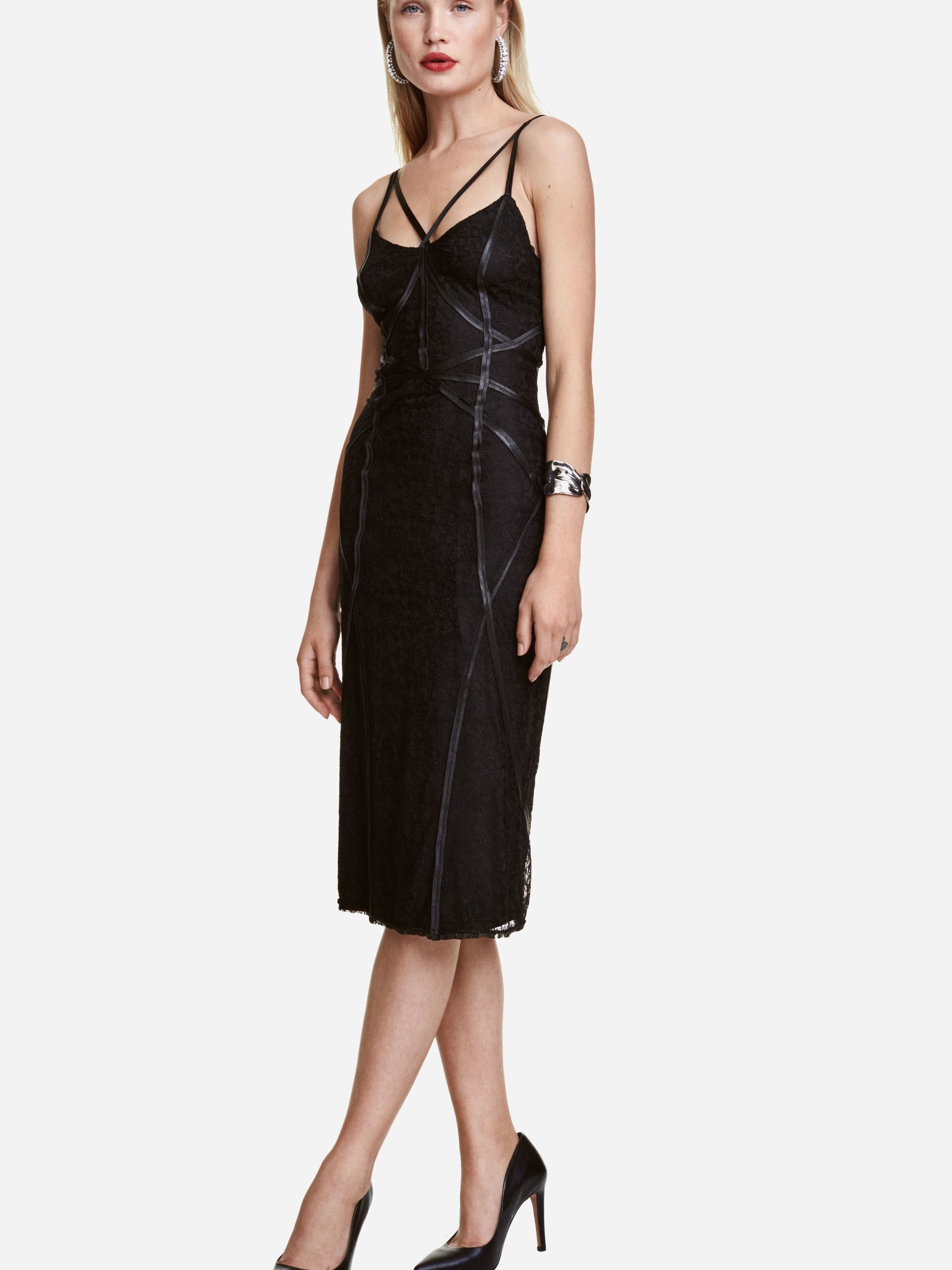 

Платье H&M 4374124-AAAD 42 Черное