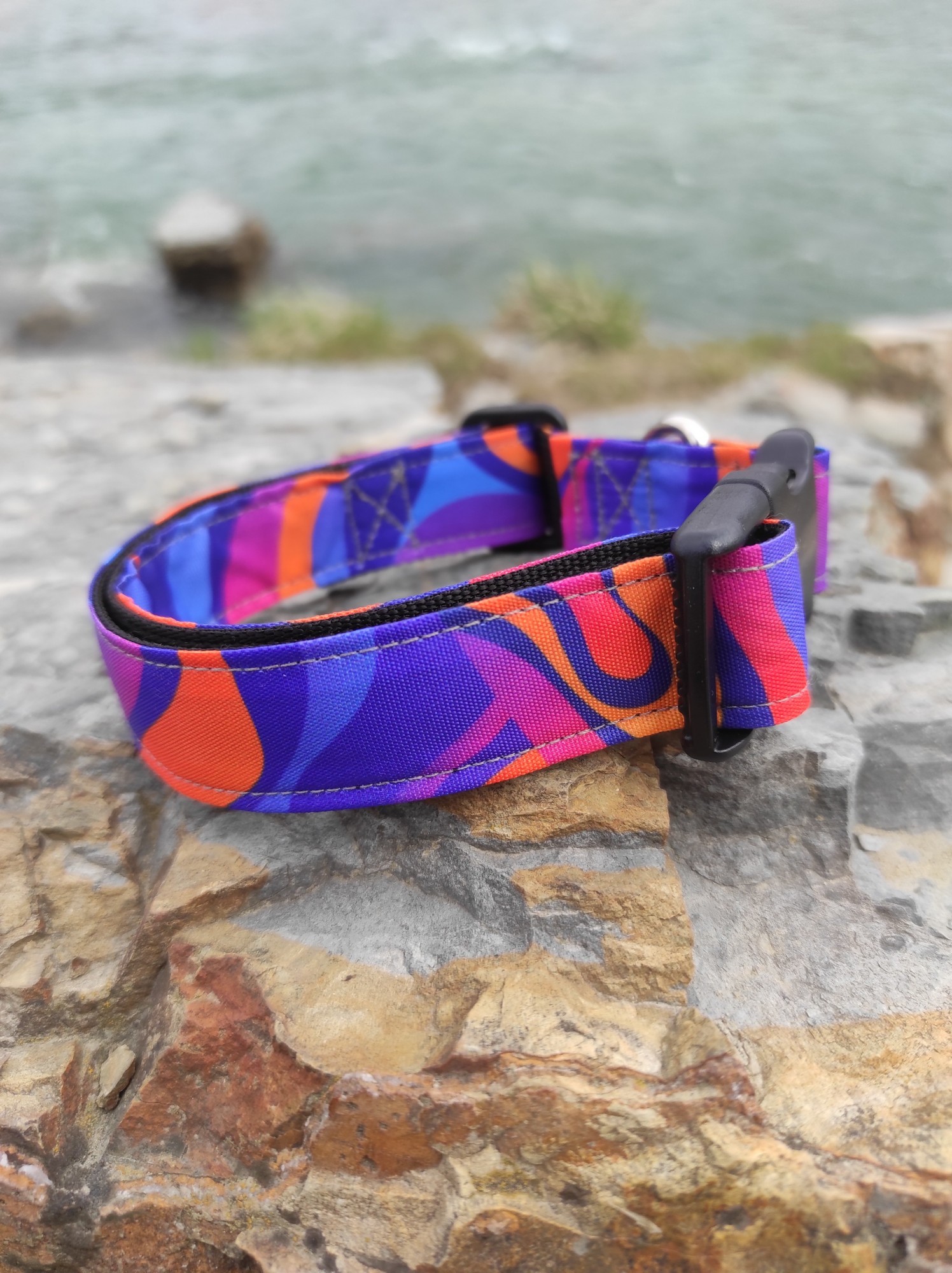 

Нашийник для собак DogMania Abstract M 4х30-45 см