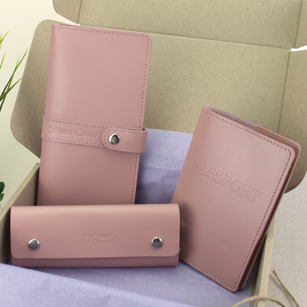 

Подарочный женский набор HandyCover №50: Кошелек + обложка на паспорт + ключница (розовый)