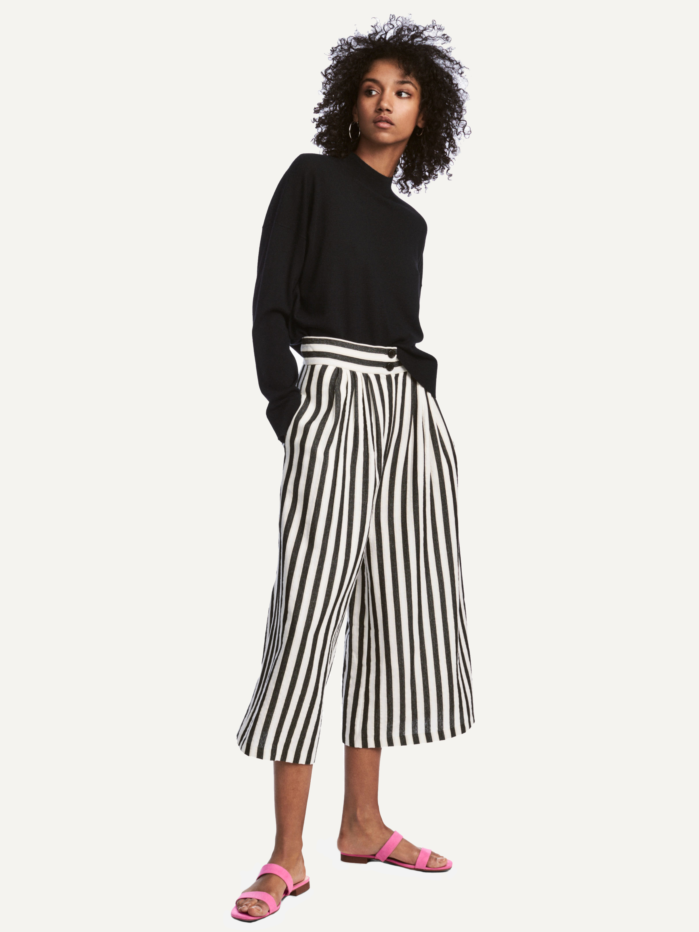 

Брюки H&M 5564466-AAMY 40 Черные с белым