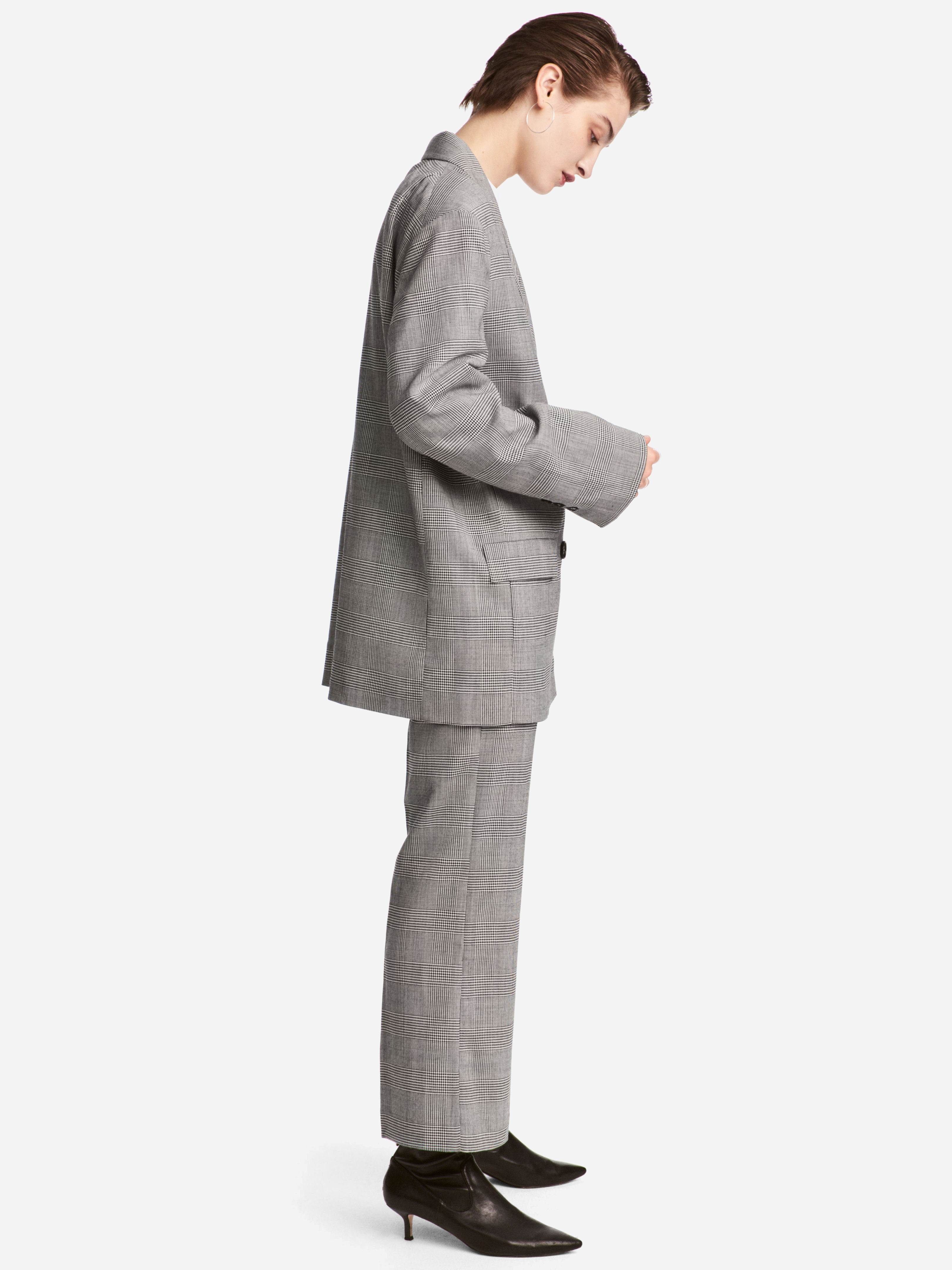 

Брюки H&M 5605776-ADHA 32 Черные с белым
