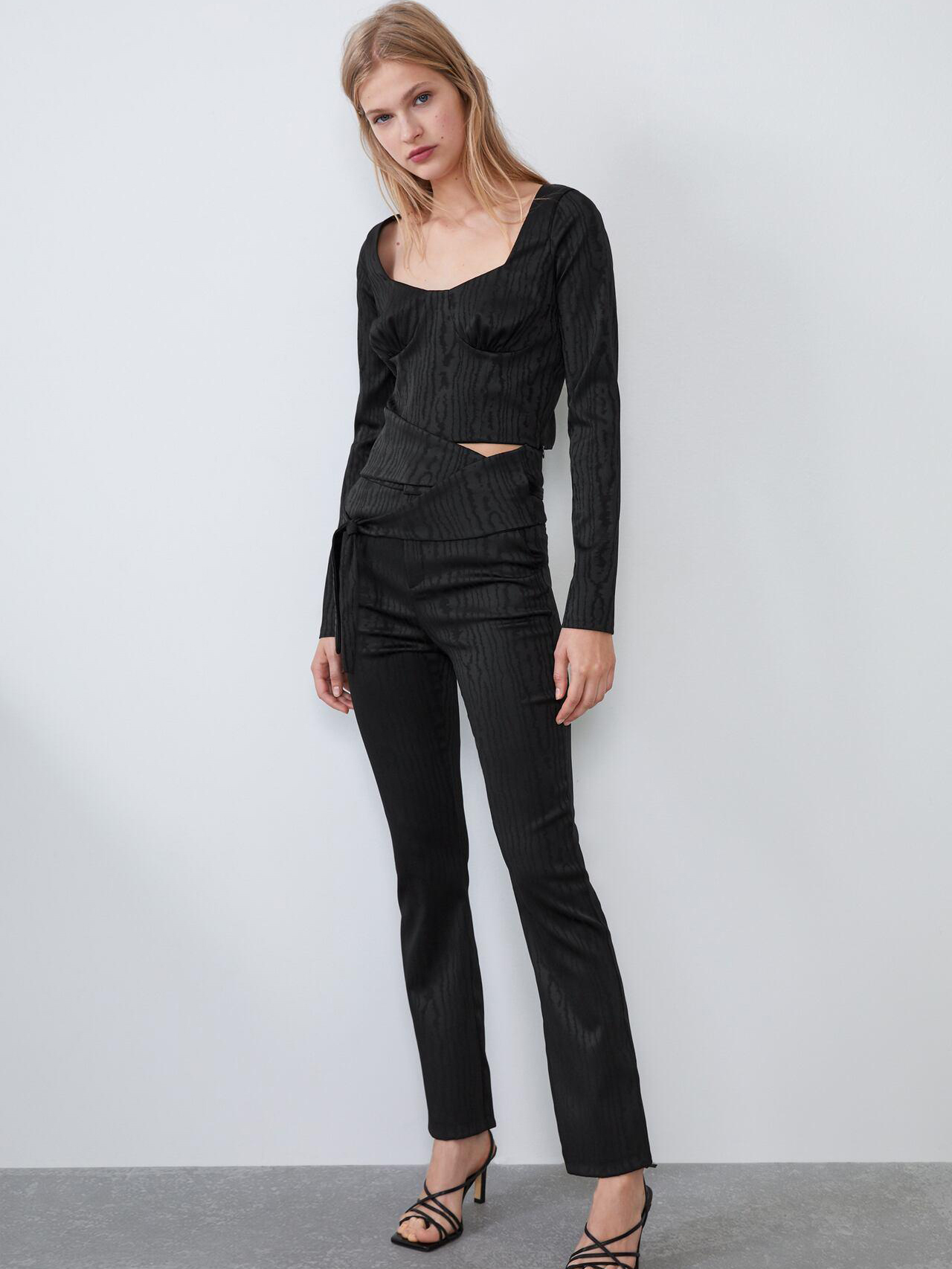 

Брюки Zara 8438/216/800-AAAD M Черные