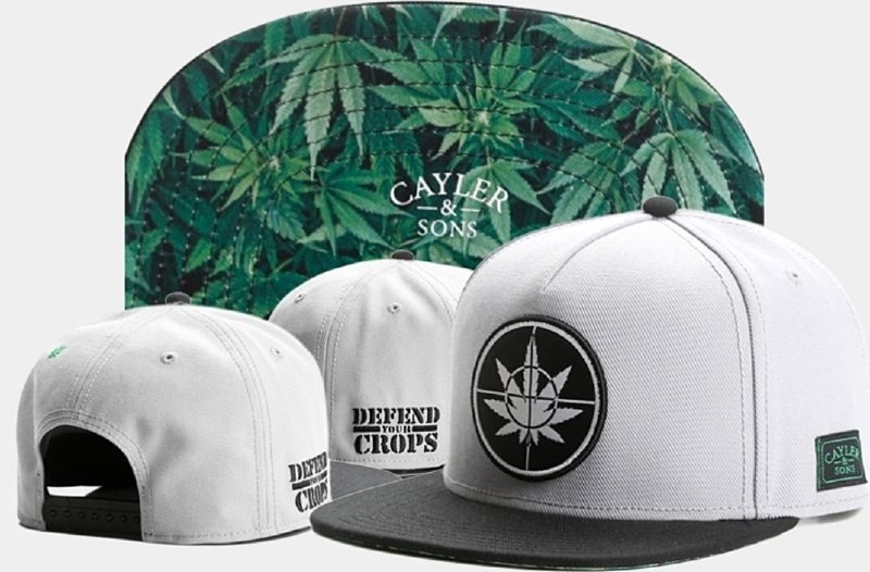 

Чоловіча бейсболка snapback SM085