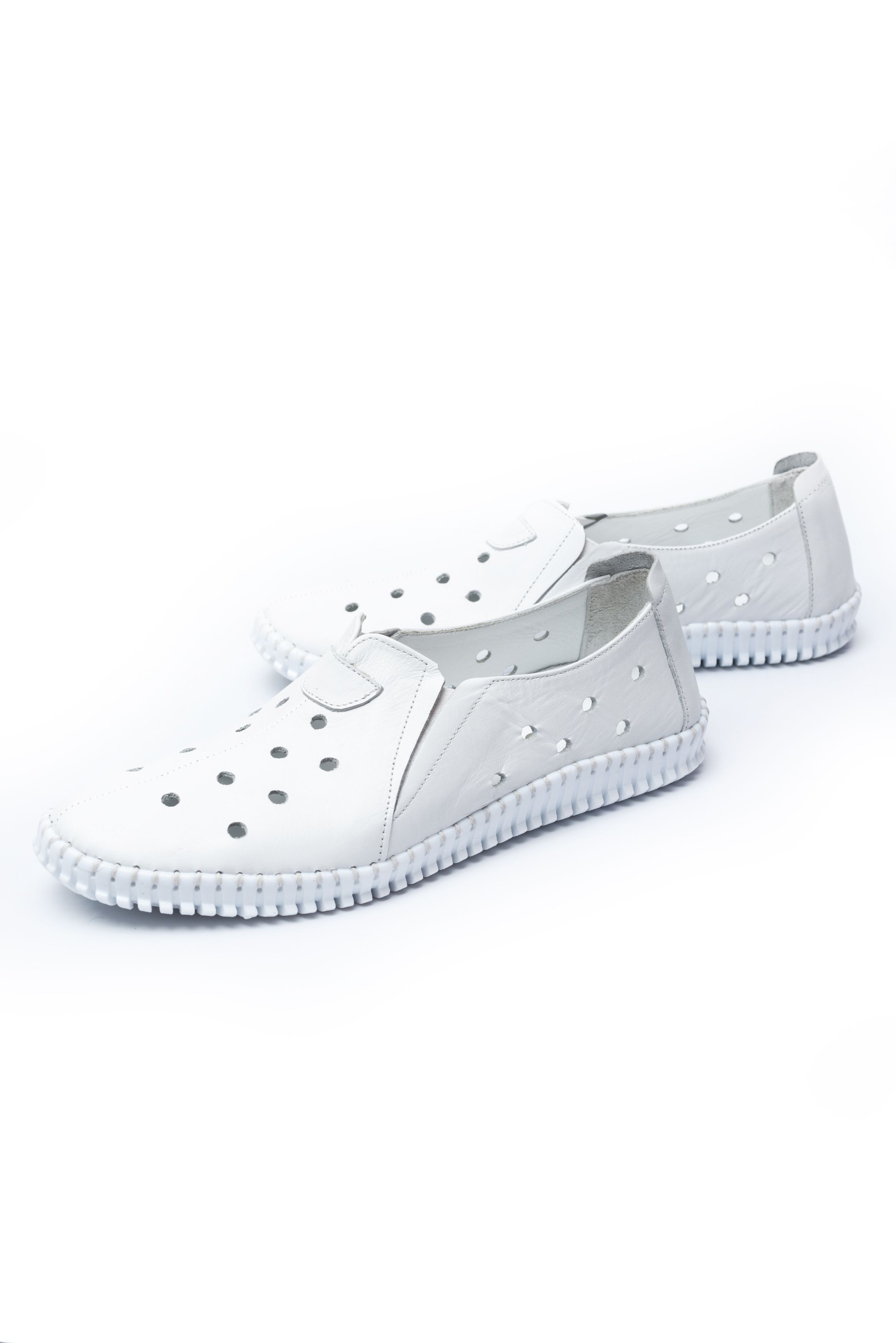 

Слипоны Evromoda 00660 Белые 42