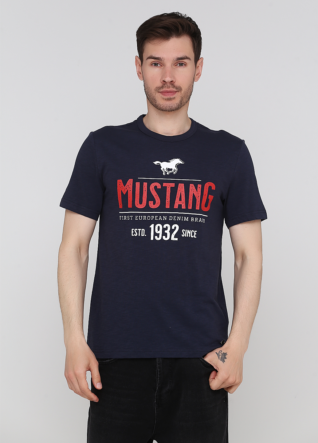 

Футболка мужская Mustang Синия с красно-белым принтом M