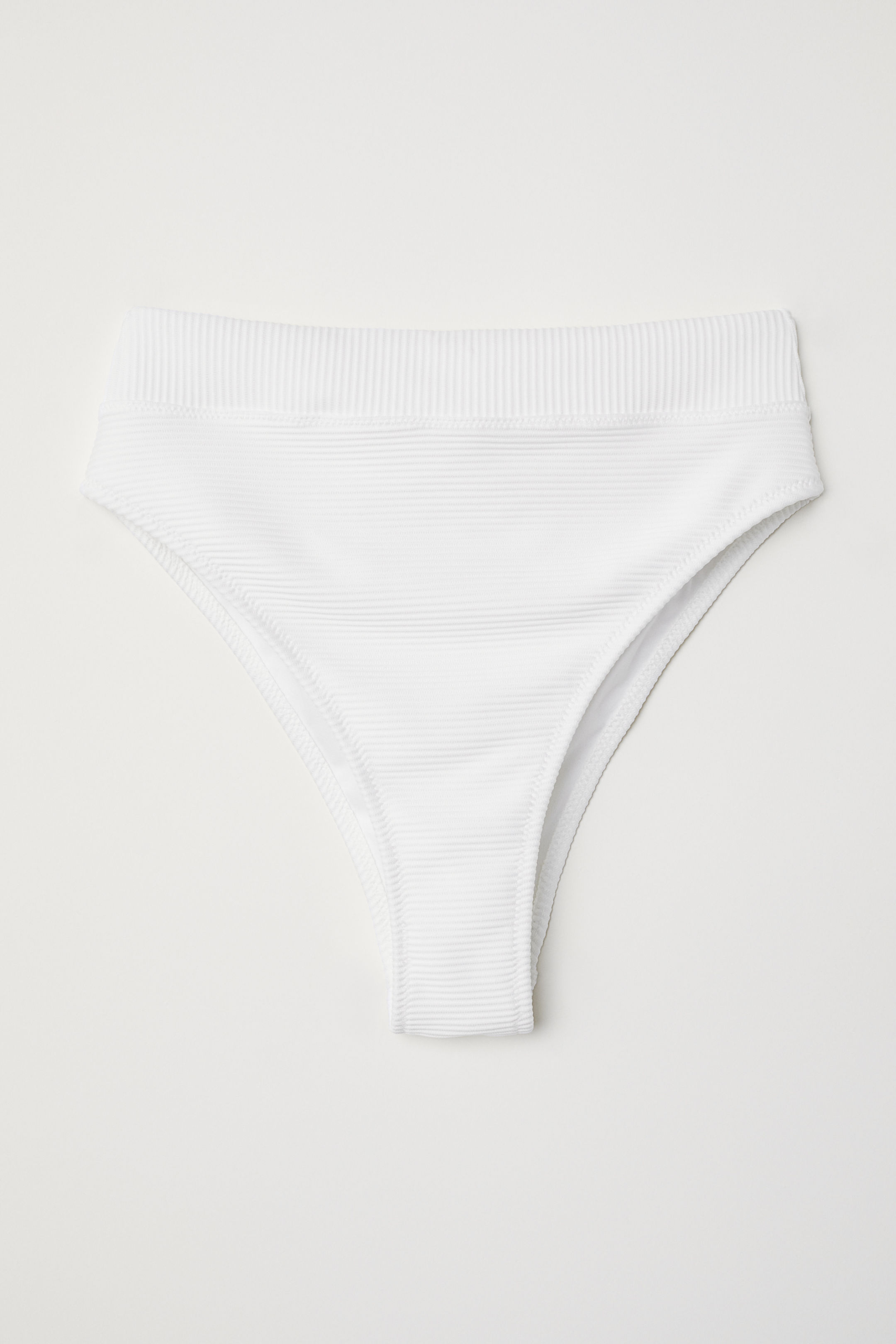 

Нижняя часть купальника H&M 02-0666247-8 44 Белая (СА2000001235980)