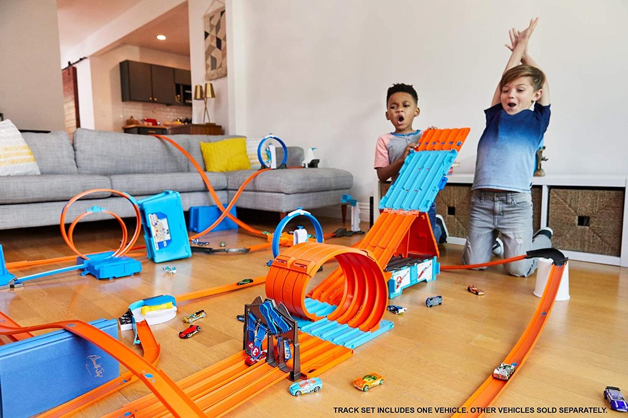 

Гоночный Трек Hot Wheels Трюки и Гонки контейнер-трек Race Crate