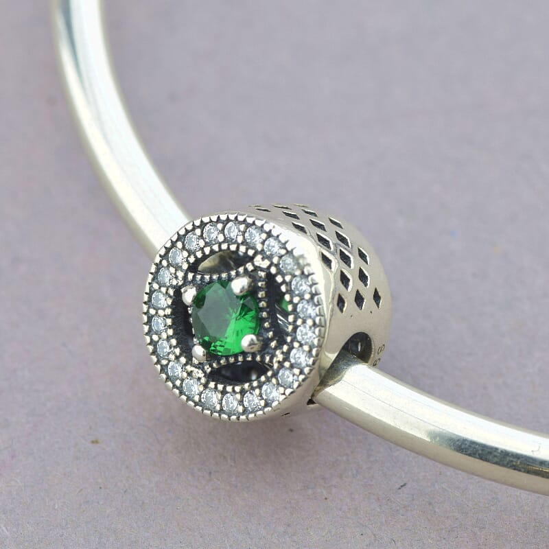 

Шарм Pandora style с зеленым камнем 102800