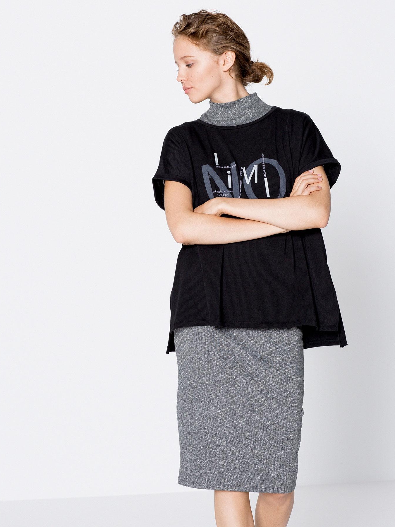 

Футболка Pull & Bear 9246/381/800-AAPU M Черная