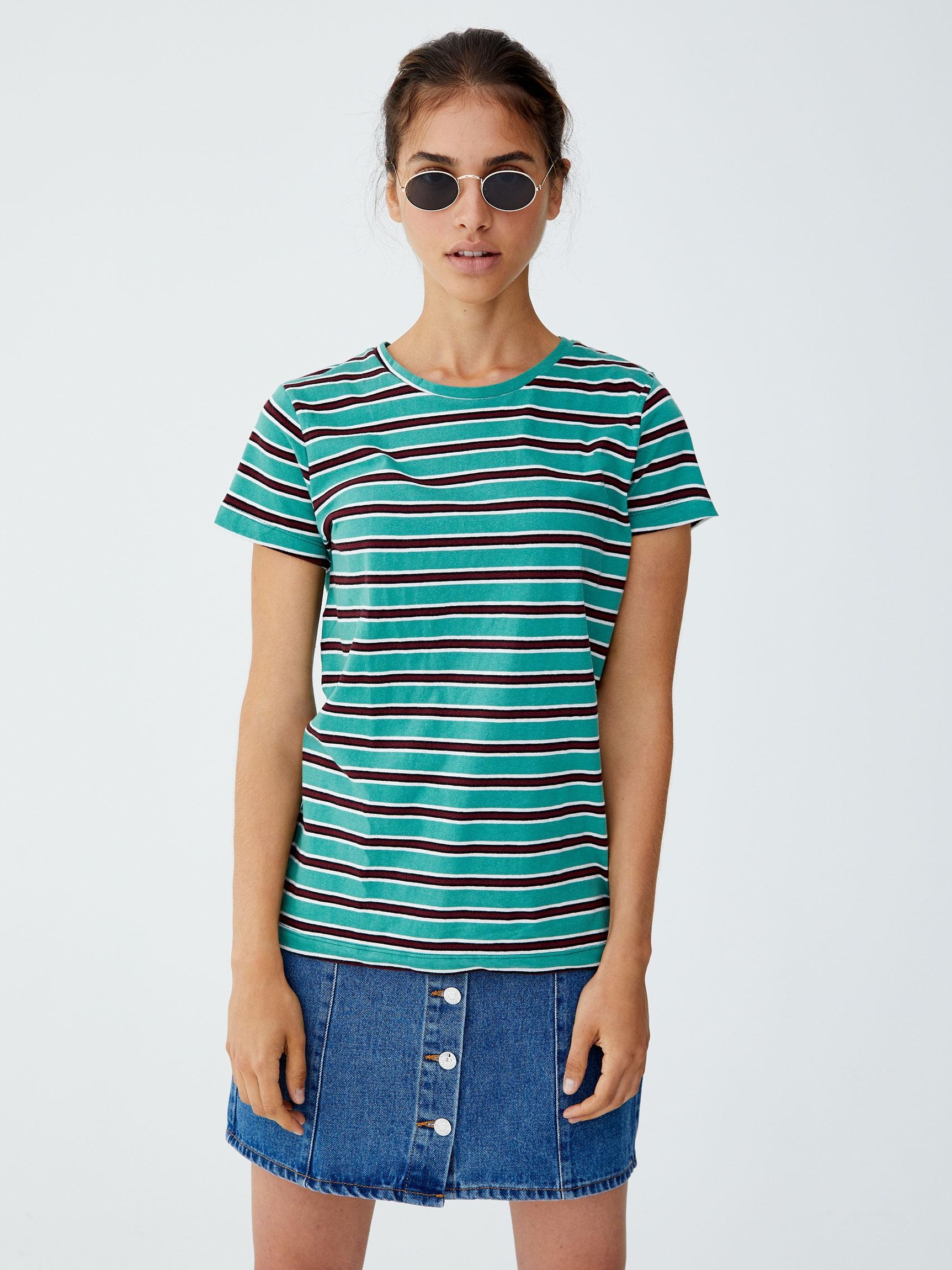 

Футболка Pull & Bear 9231/388/500-AEWX L Зеленая
