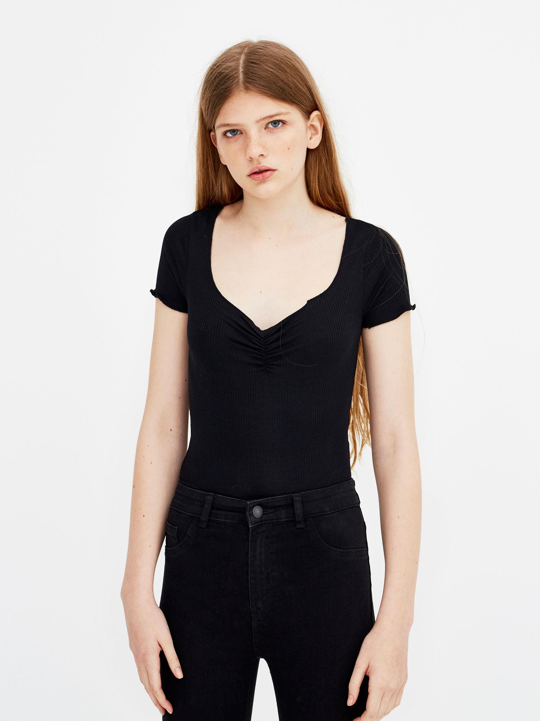 

Футболка Pull & Bear 5231/345/800-AAAD XL Черная