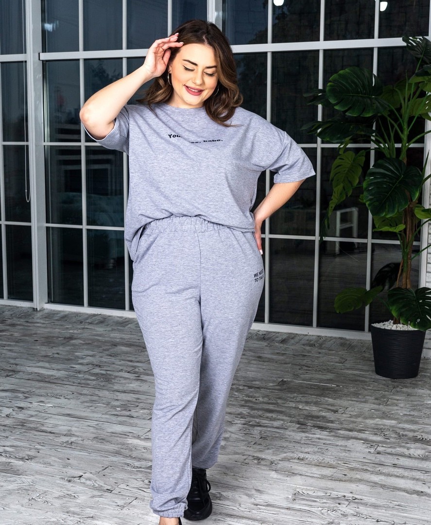 

Спортивный костюм летний футболка с надписью штаны двухнить Miss Podium Серый, Спортивный костюм летний футболка с надписью штаны двухнить Miss Podium Серый 52