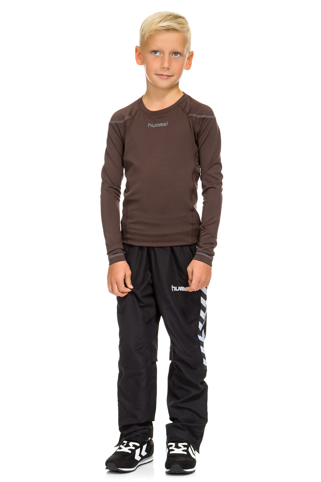 

Детский Hummel комплект 8Y ЧЕРНО-КОРИЧНЕВЫЙ (132-102-2001-8Y--104-274-8026-8Y)