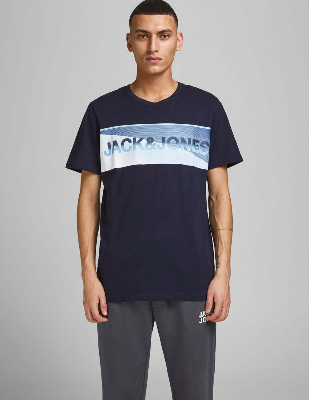

Футболка JACK&JONES М0111039 цвет синий L