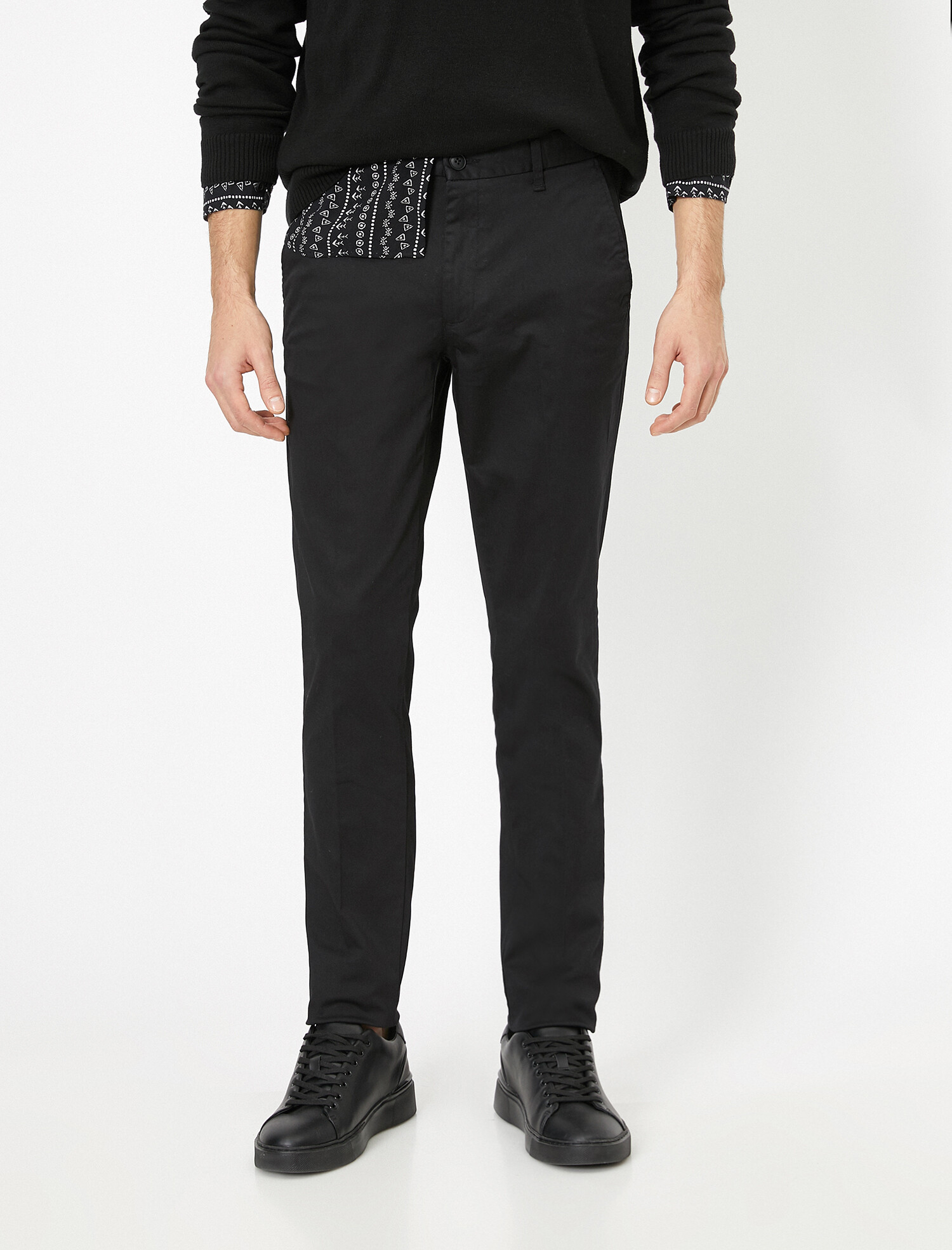 

Брюки Koton 0YAM42600BW 31-32 Black