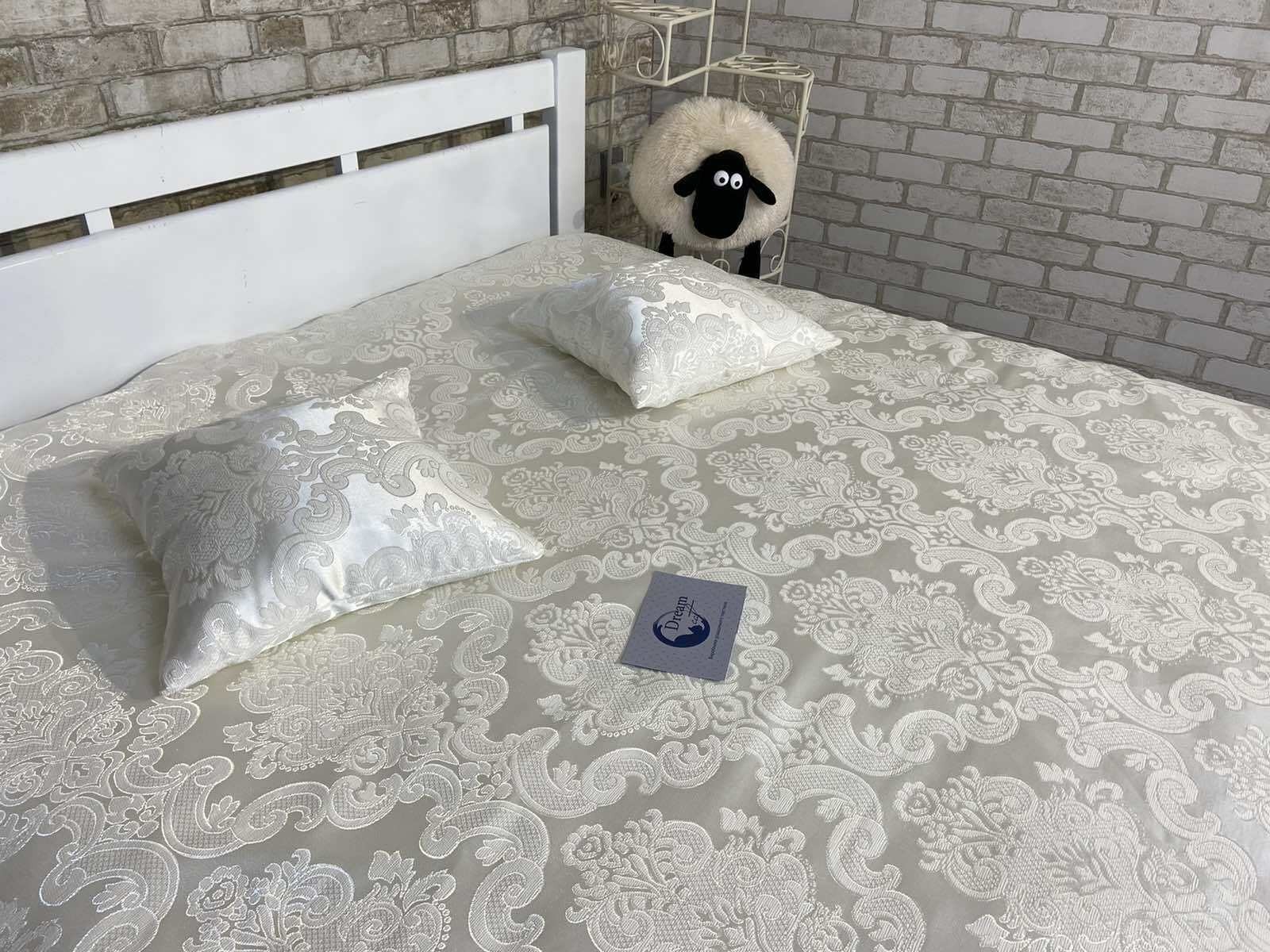

Покрывало Dreamcat c жаккардовым плетением Звездное сияние 235см*225см. Пара наволочек (40смх40см)