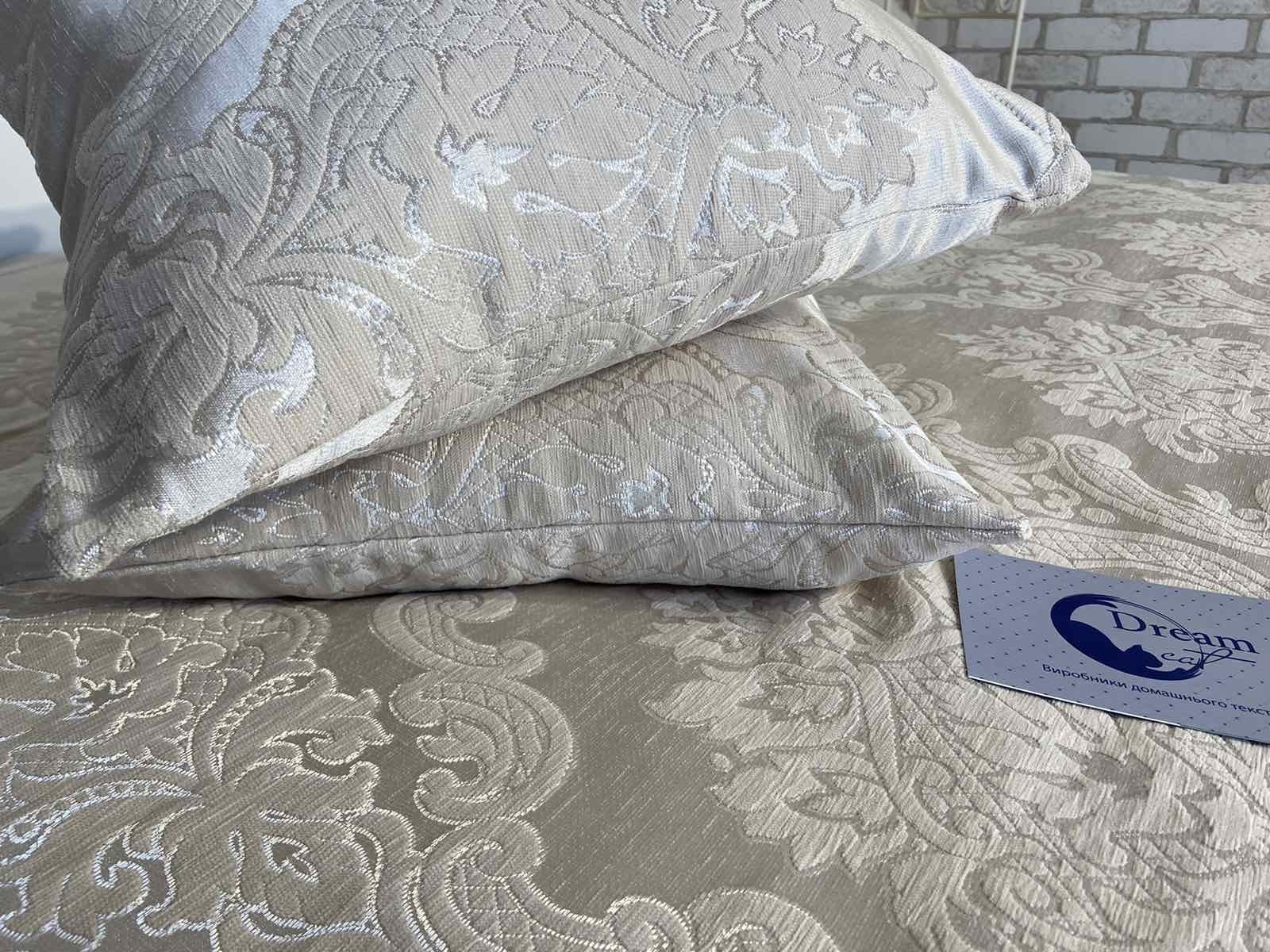 

Покрывало Dreamcat c жаккардовым плетением Королева ночи 235см*225см. Пара наволочек (40смх40см)