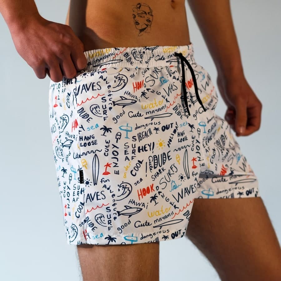 

Плавательные шорты uwest белые морские надписи Размер XL 9627