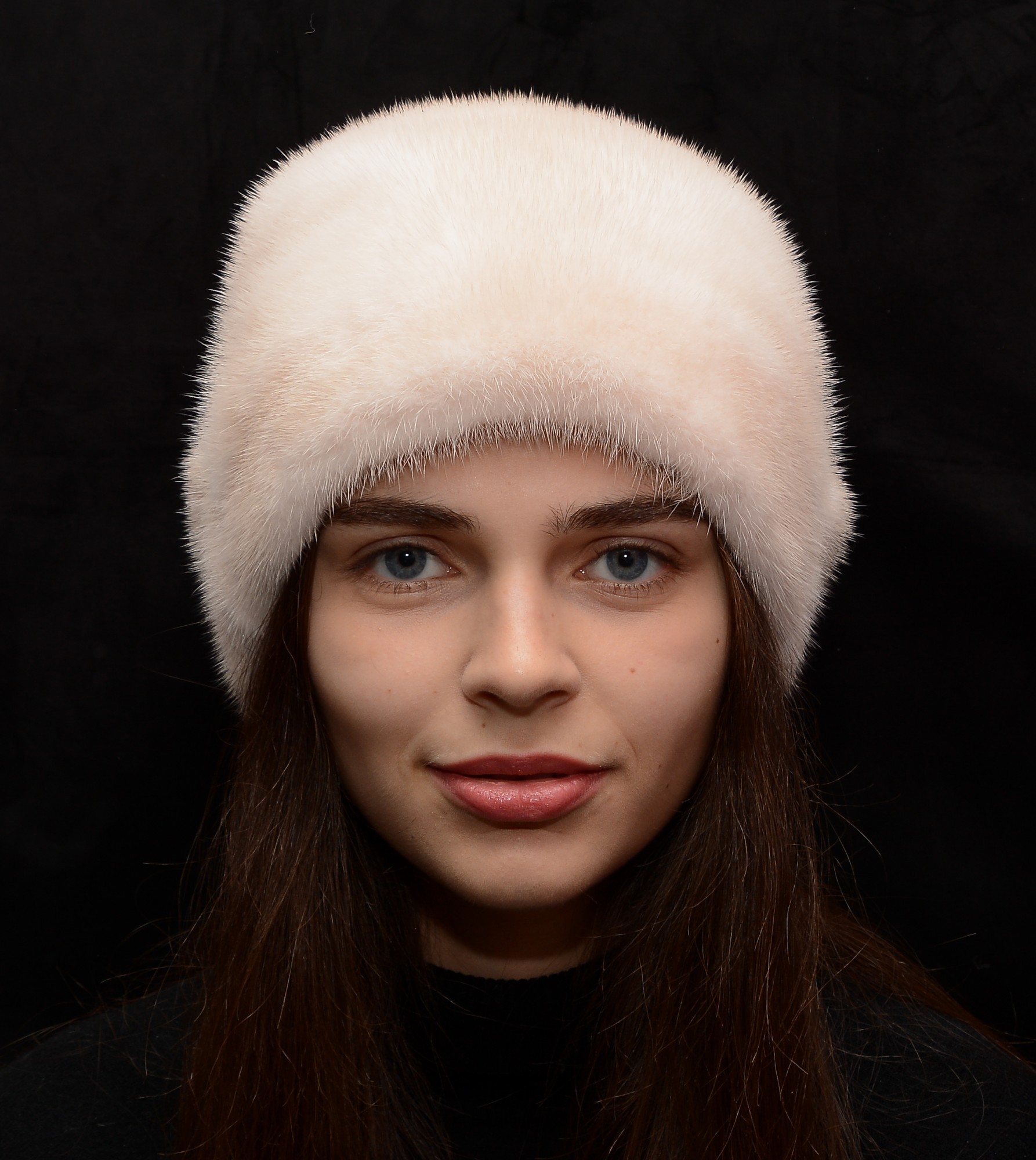 

Шапка норковая Меховой Стиль Коса 54-60 Жемчужный (067/L)