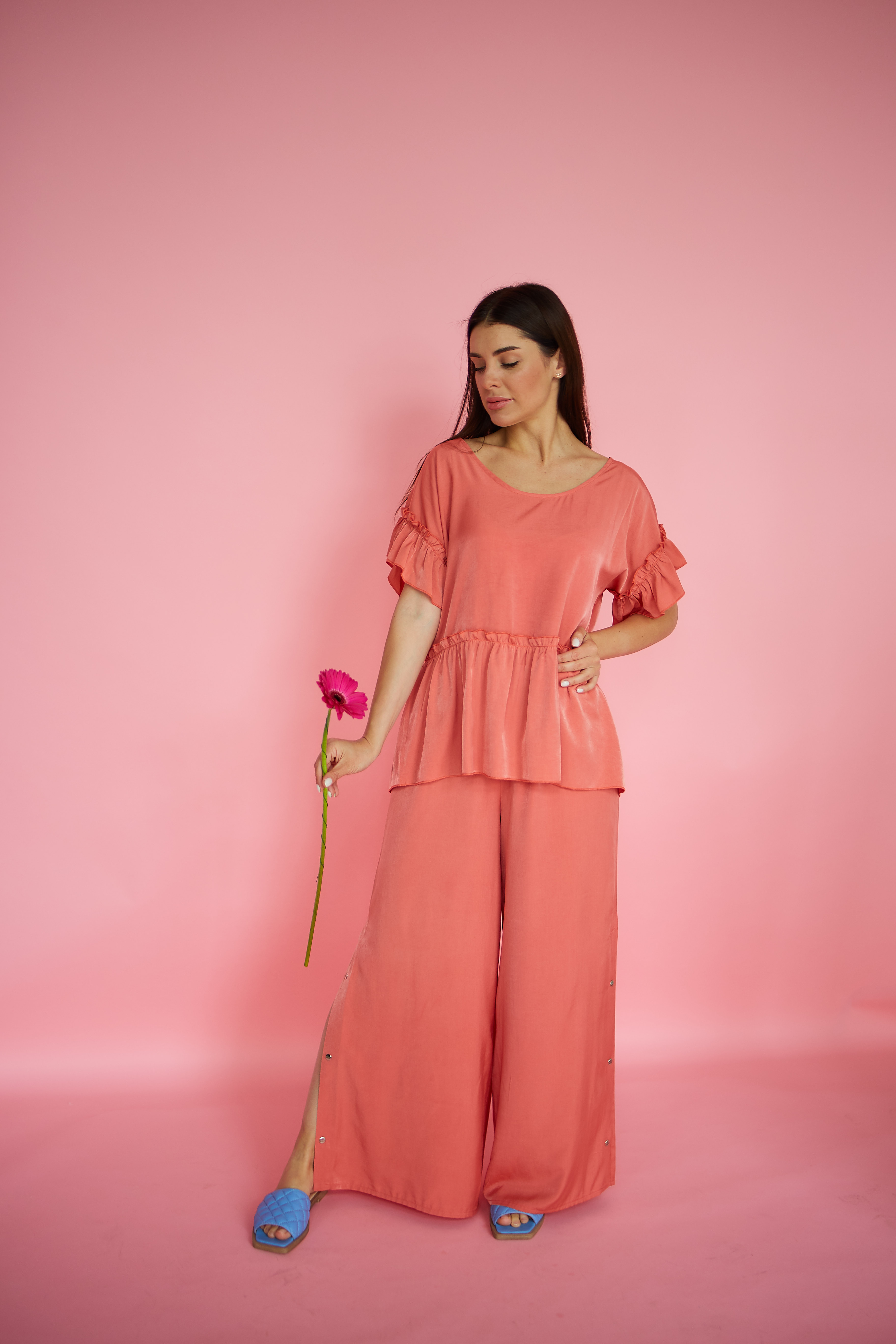 

Костюм KARELLE's Юлія S-M Корал (К.30.0308.00.S-M)
