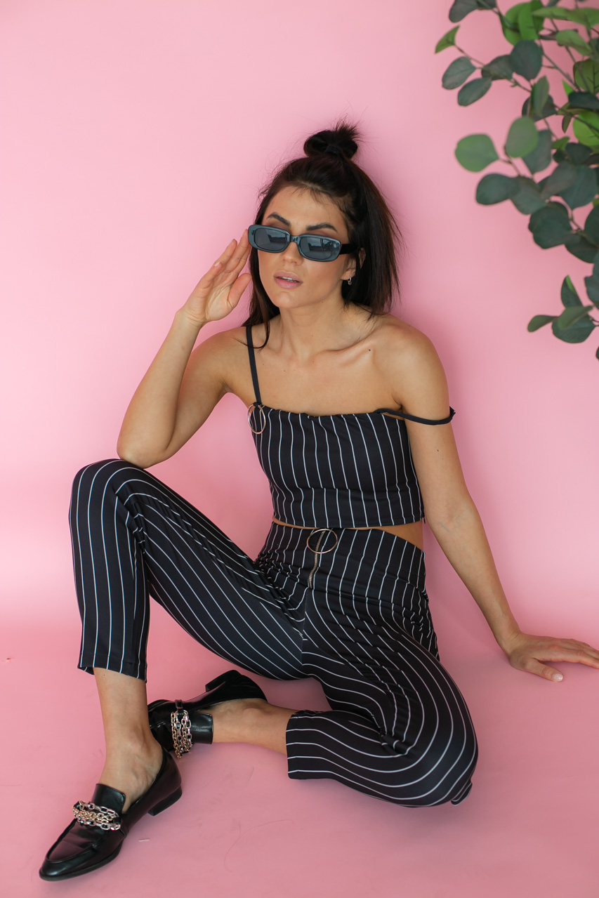 

Комплект из укороченного топа и брюк Nice Style - черный цвет, XL (143-1)