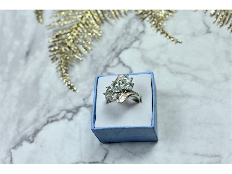 

Серебряное кольцо с голубой Шпинелью Sky Jewelry 000675