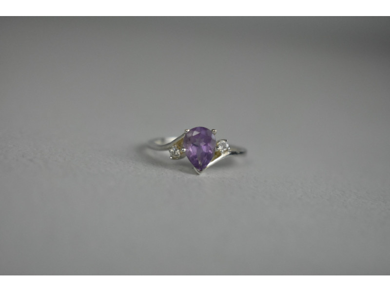 

Серебряное Кольцо с Аметистом и Фианитами Натуральный Sky Jewelry 001734