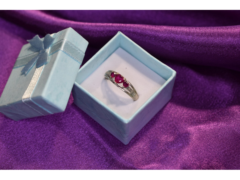 

Серебряное кольцо 925 пробы с камнями Розовый Топаз Sky Jewelry 001315
