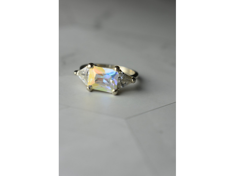 

Серебряное кольцо со сверкающим камнем Алпанит и фианитами Sky Jewelry 001368