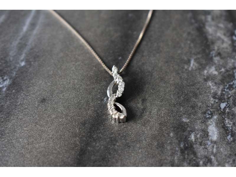 

Серебряная цепочка с кулоном Фианиты Sky Jewelry 001004