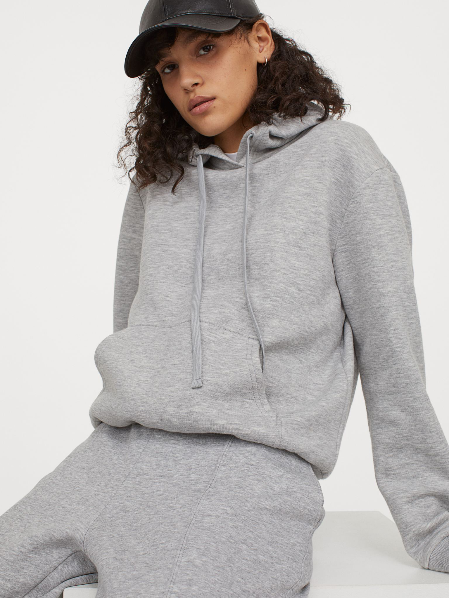 

Худи H&M 7156242dm L Серый меланж