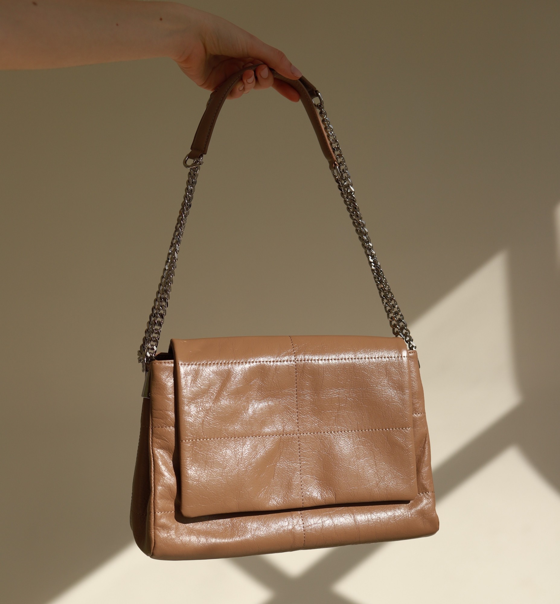 

Женская кожаная сумка Bagsmini Jackie Nude Medium Бежевая