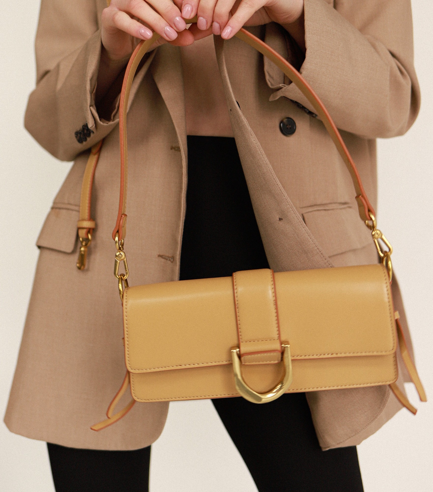 

Женская сумка Bagsmini M Bag Lemony Лимонная