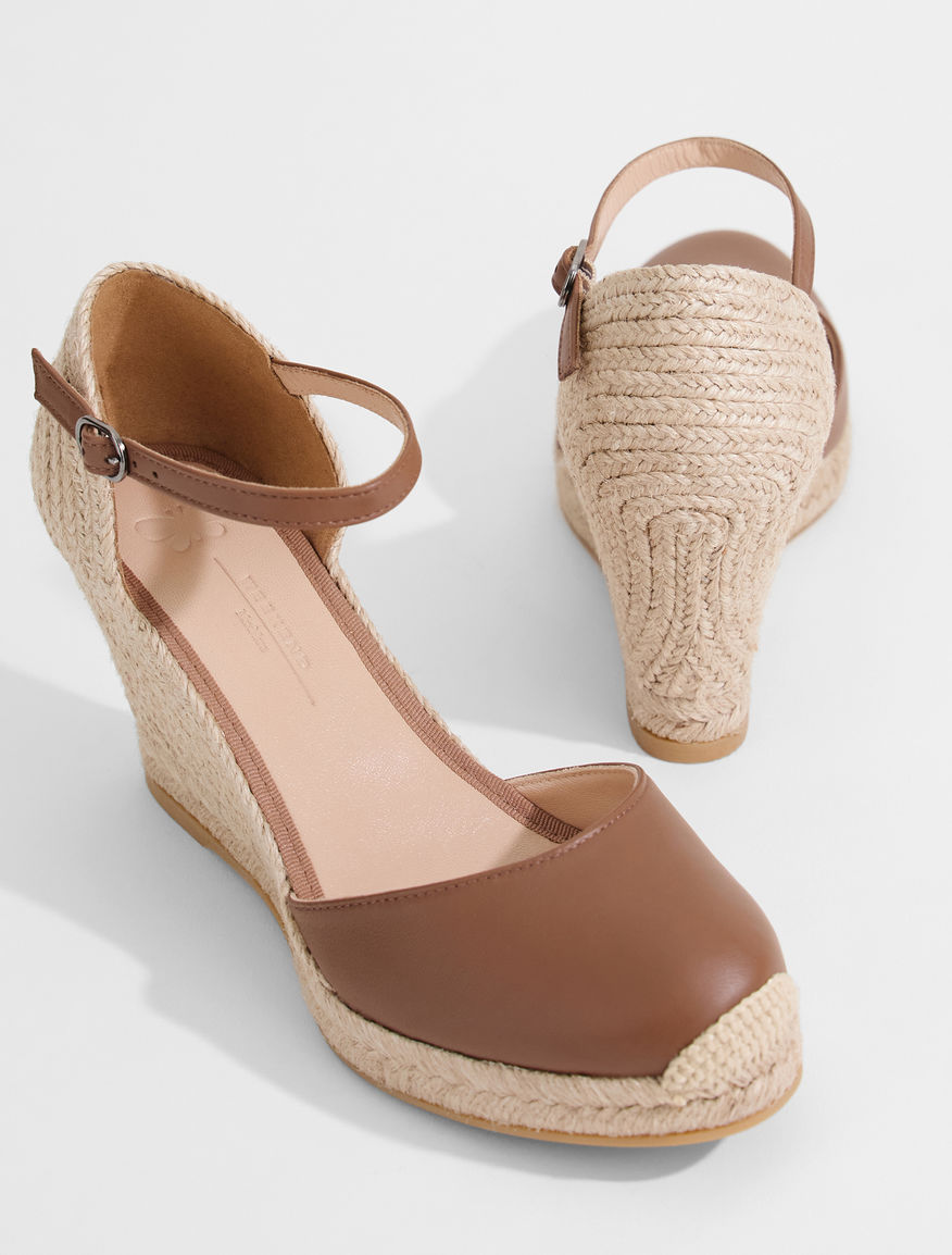 

Босоножки MaxMara 37 Коричневые 55211514600