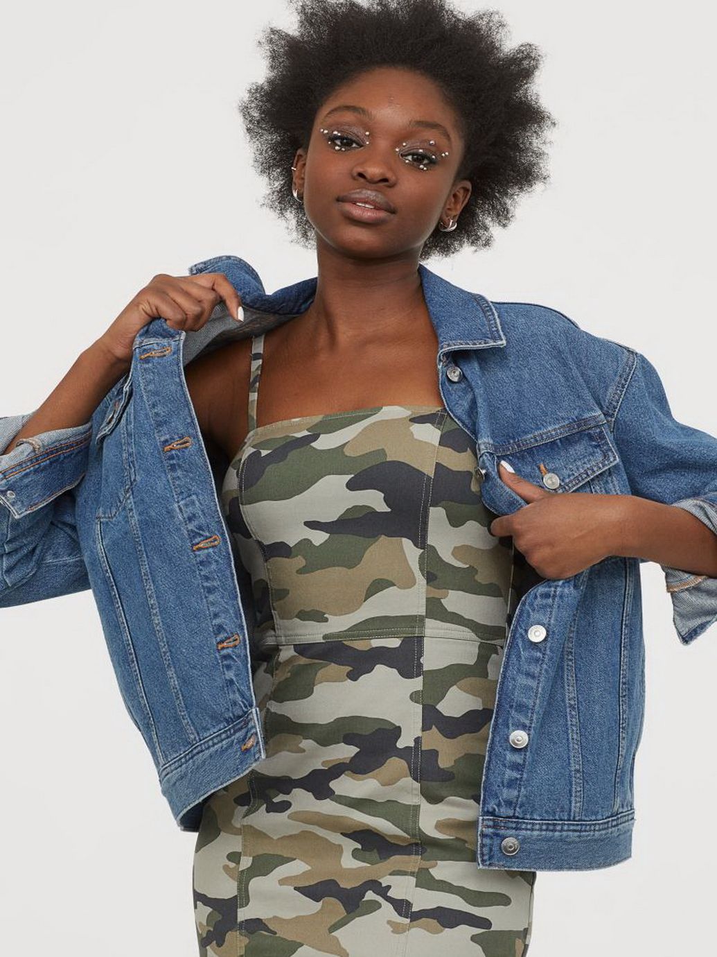 

Джинсовая куртка H&M 0829643-1  Синяя (СА2000001847343, Джинсовая куртка H&M 0829643-1 XL Синяя (СА2000001847343)