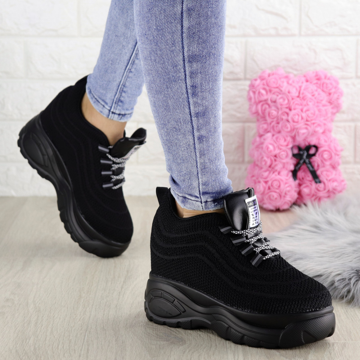 

Женские кроссовки на танкетке Fashion Sabriel 1384 39 размер 24,5 см Черный