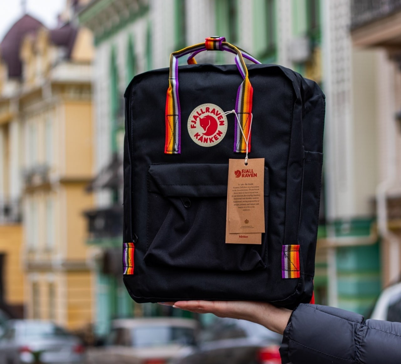

Молодежный рюкзак Fjallraven Kanken Rainbow Black F23510.17 черный