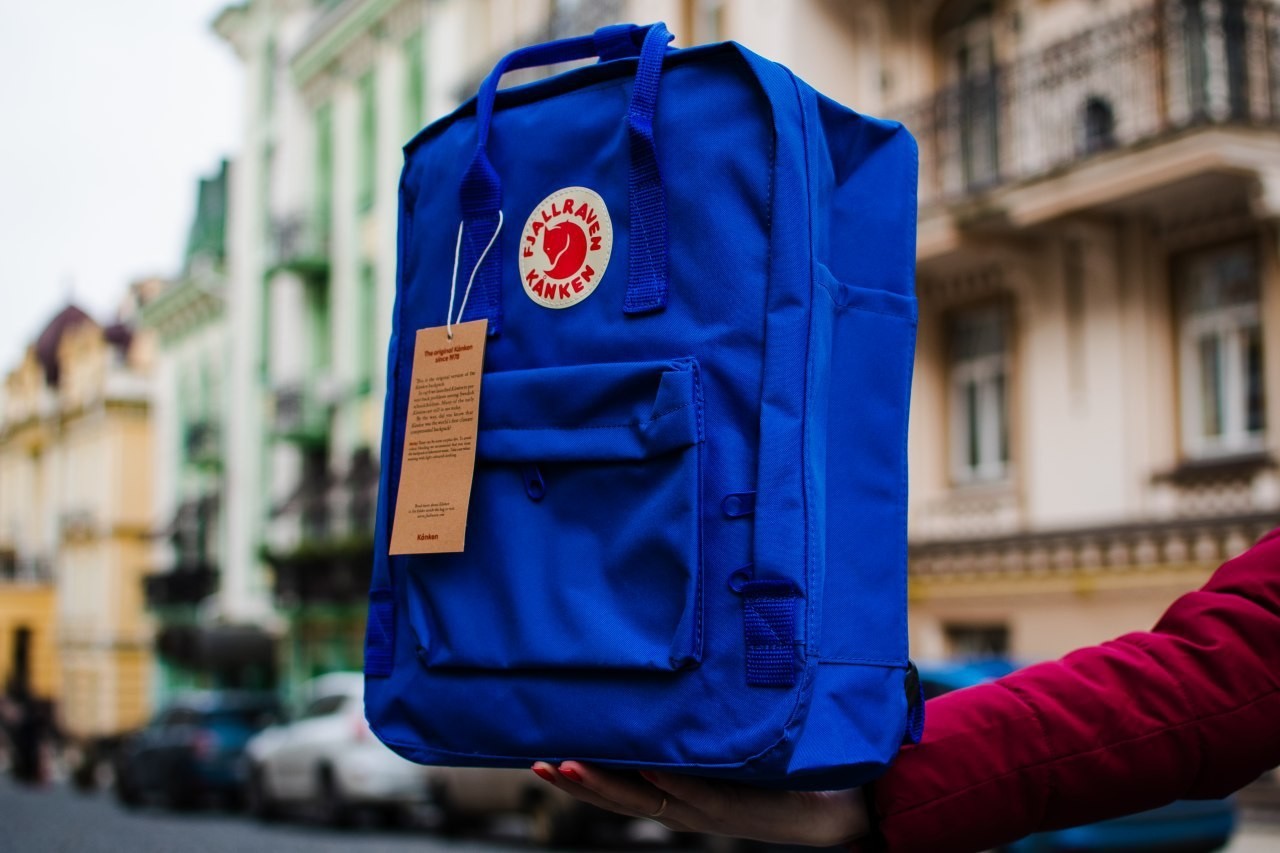 

Молодежный рюкзак Fjallraven Kanken Classic Royal Blue F23510.13 синий
