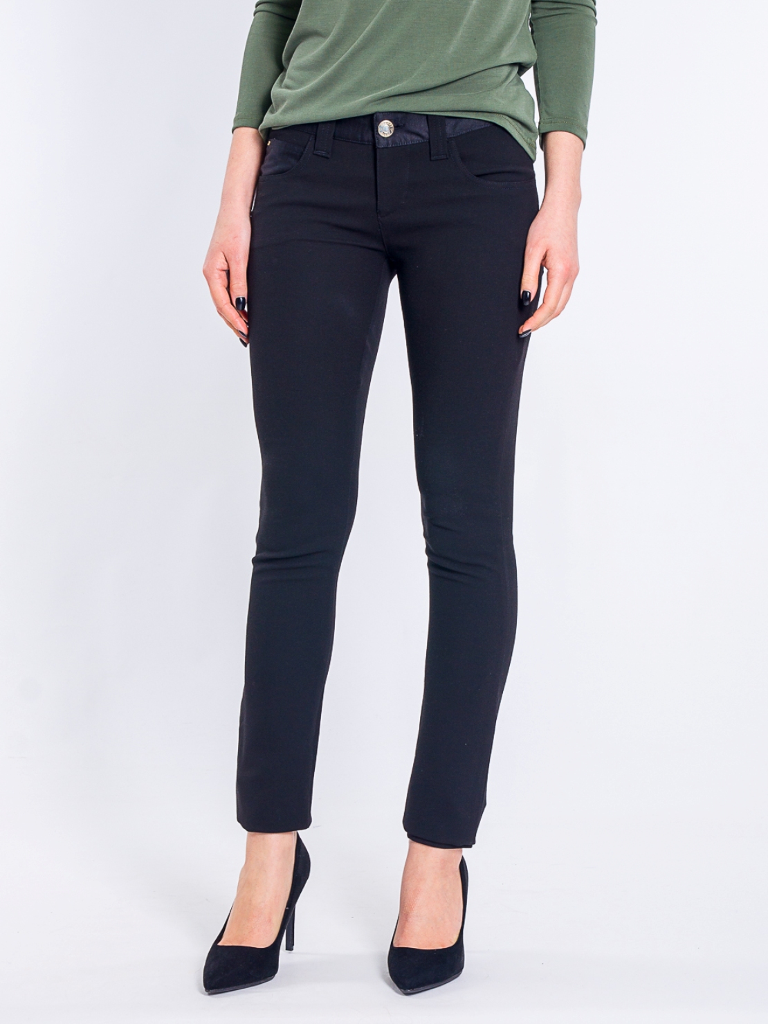 

Зауженные брюки Armani Jeans V5J44FQ  Черный, Зауженные брюки Armani Jeans V5J44FQ S Черный