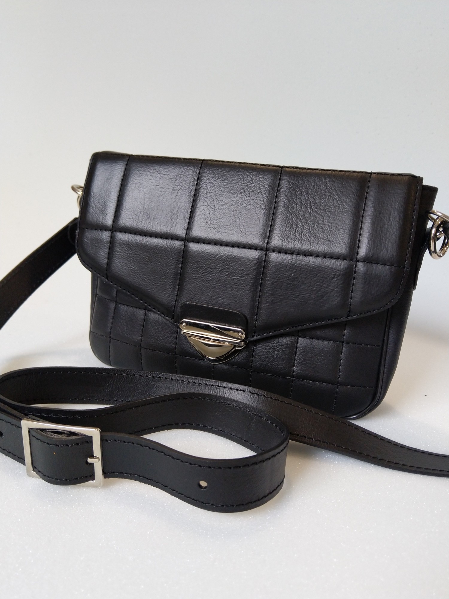 

Женская Lider Vintage Luxury Квадраты сумка стёганая кожаная 7423-21 Пудровая
