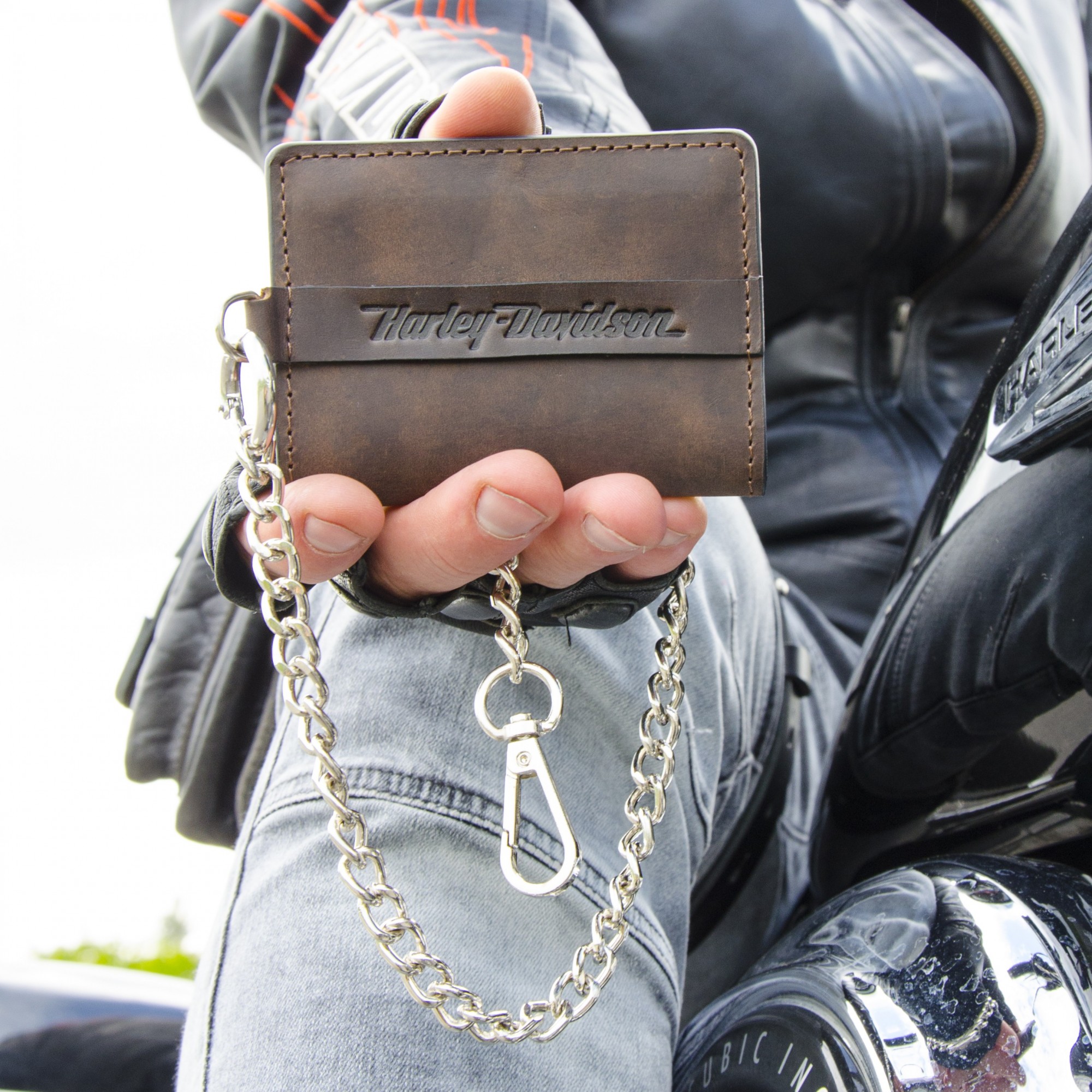 

Обложка для документов ID holder Ridl Harley Davidson коричневая матовая с цепью