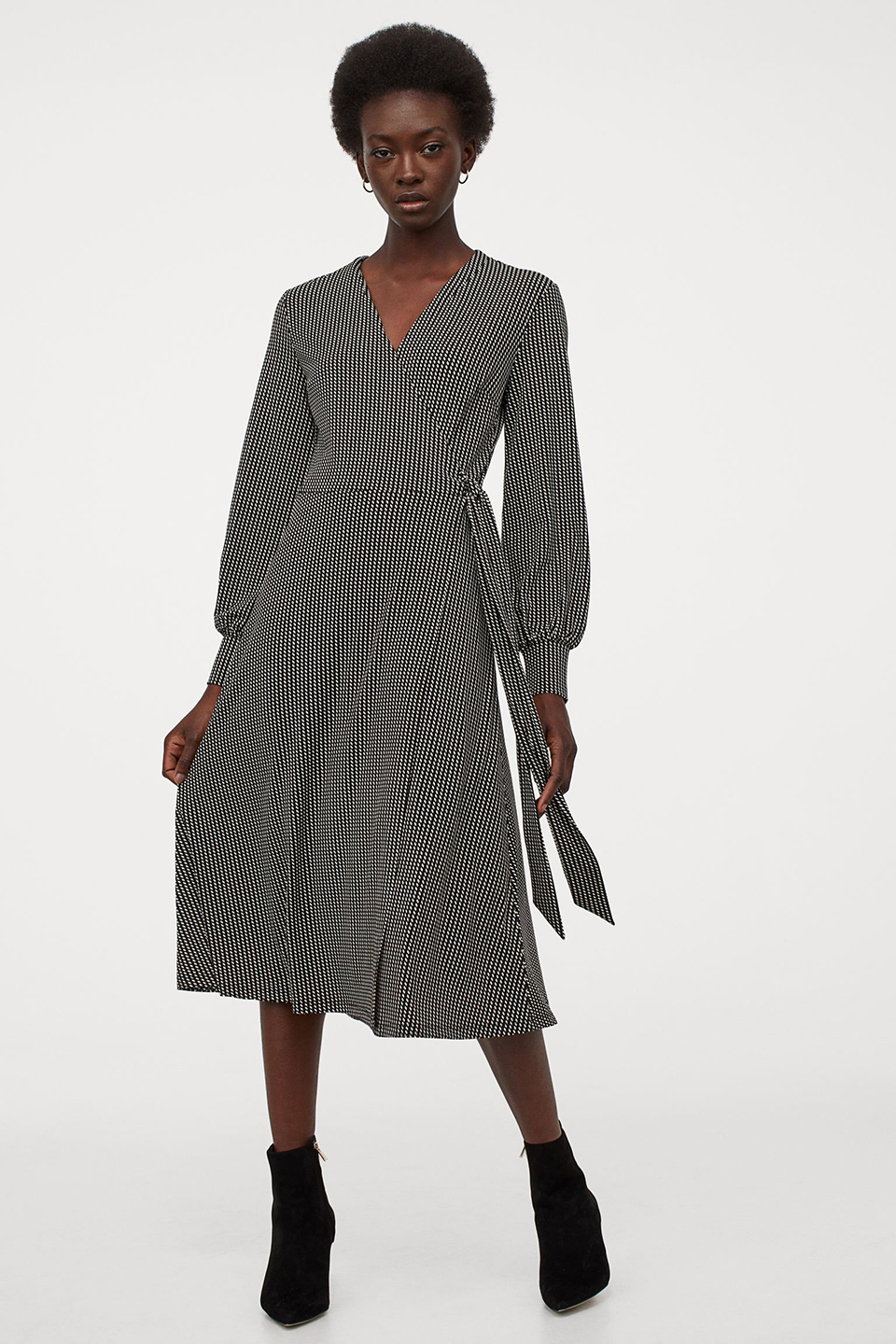 

Платье H&M 912100004b04 S Черное