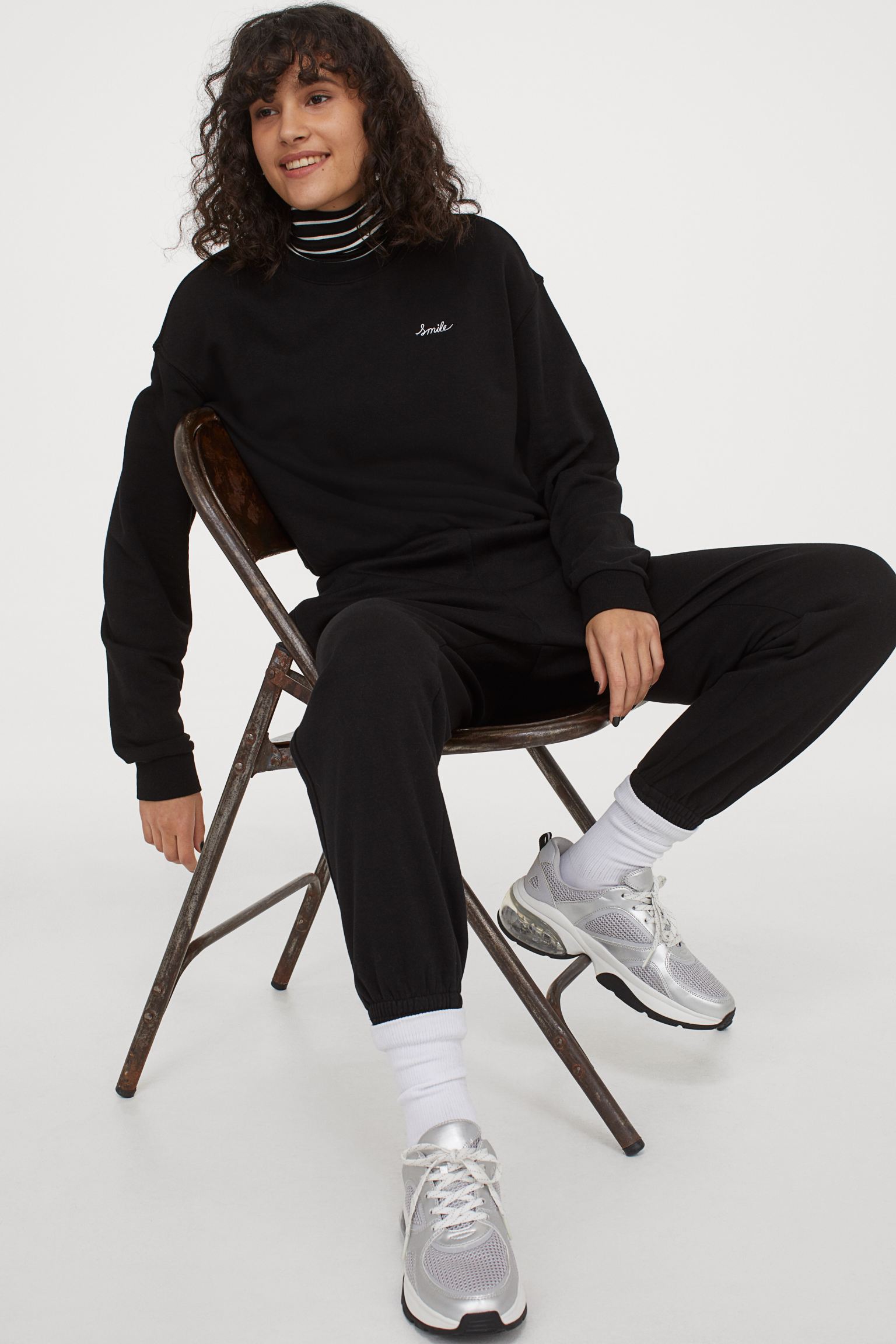 

Свитшот H&M 920065a99 L Черный