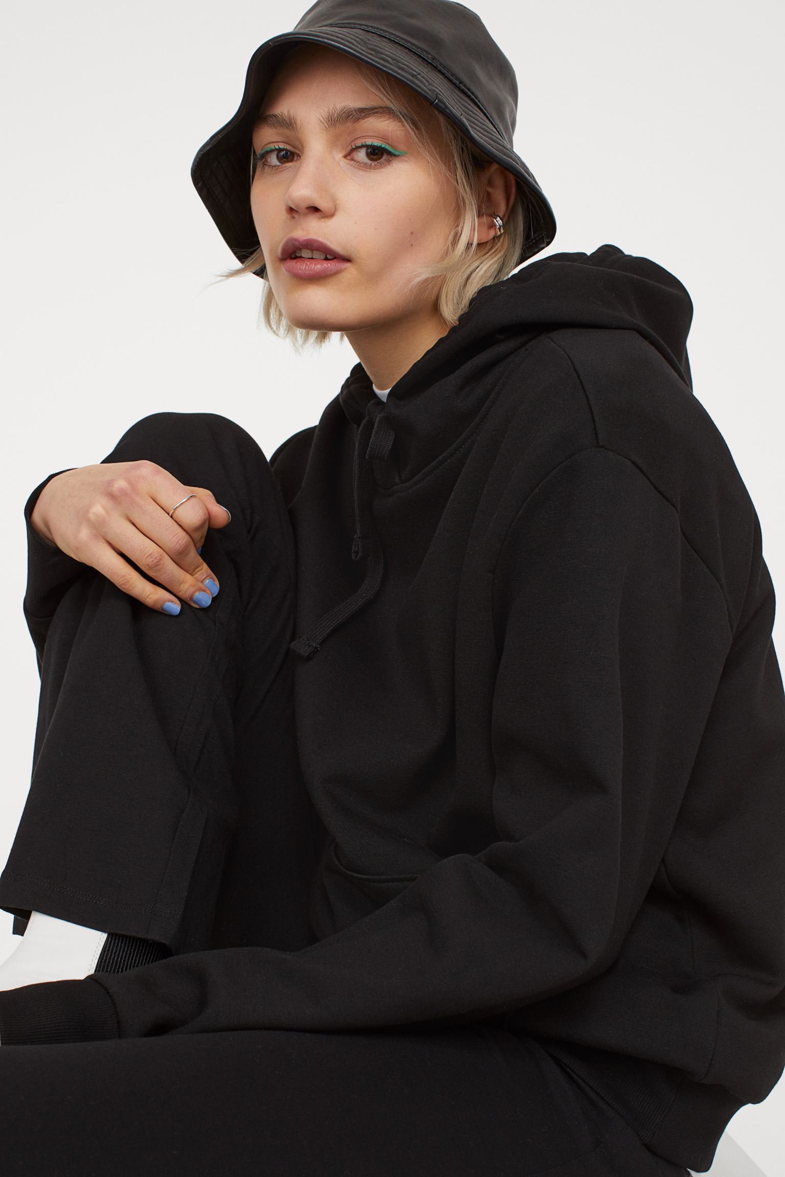 

Худи H&M 715624a99 XL Черное
