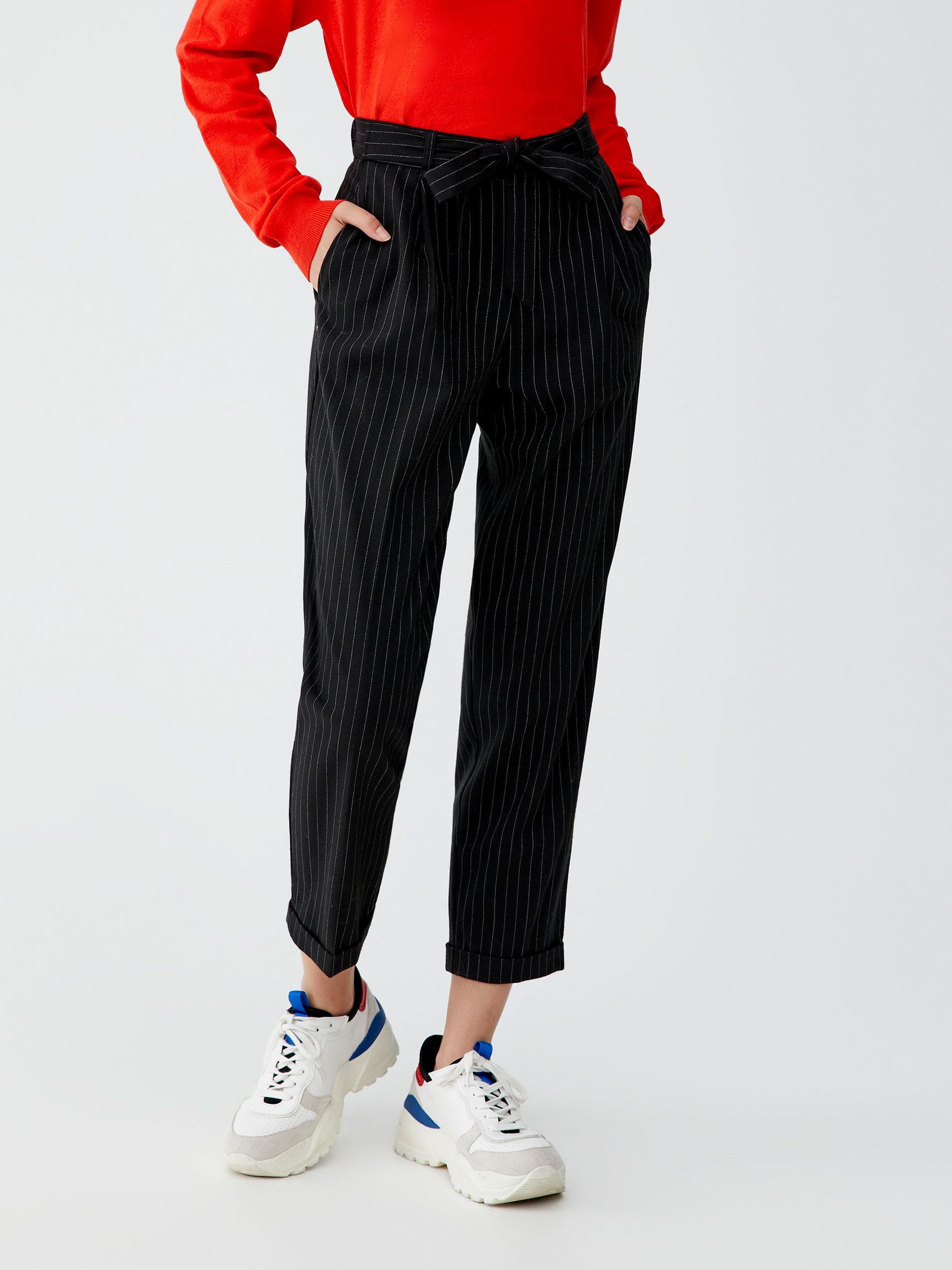 

Брюки Pull & Bear 5680/331/800-AAWT XS Черные с белым