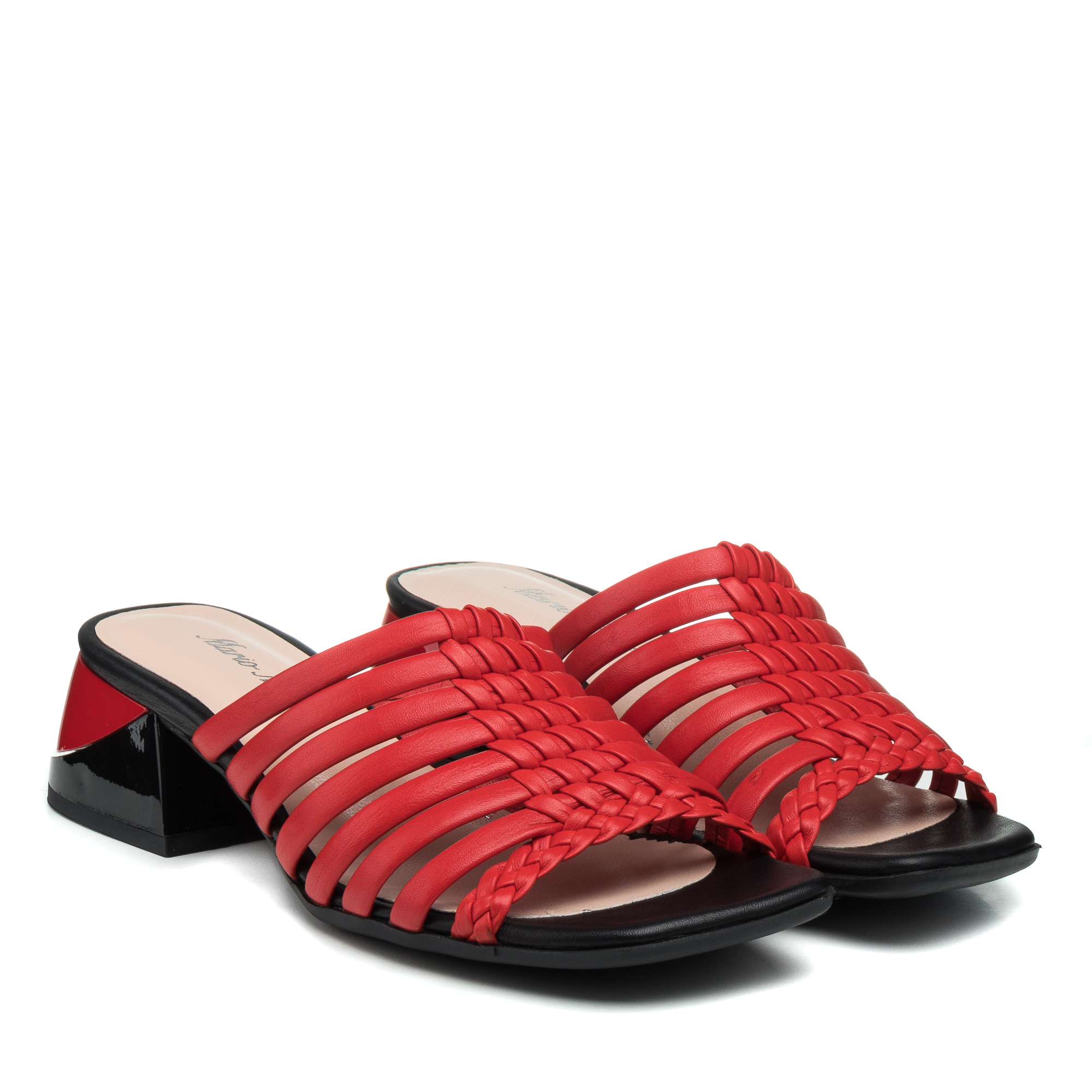 

Шльопанці Mario muzi Червоний 40 (1383ЛZВ)