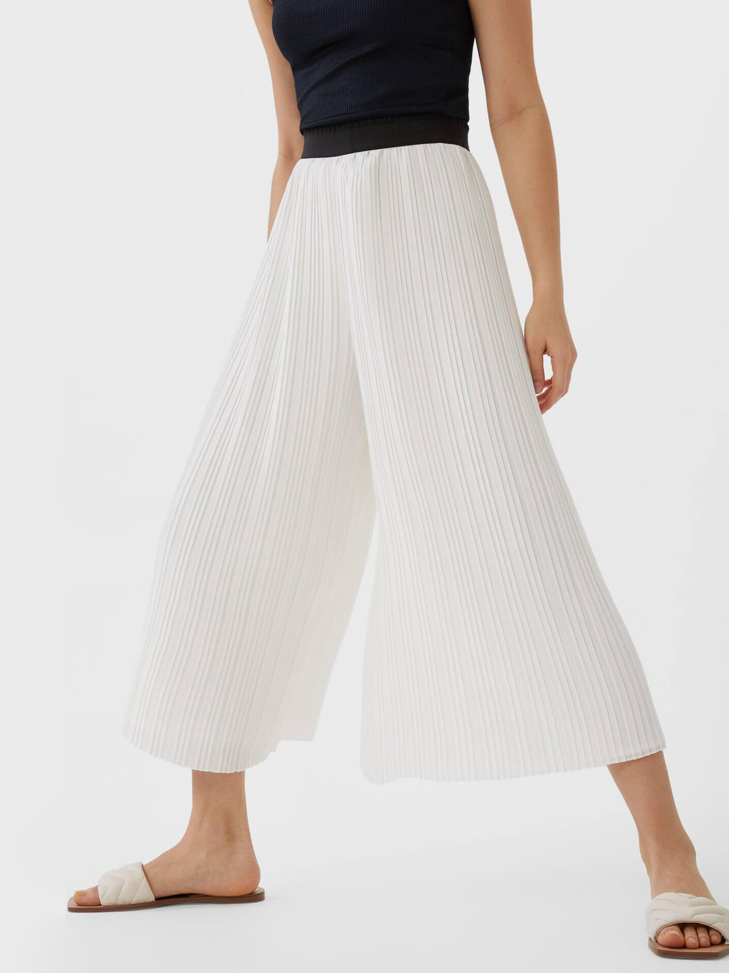 

Брюки Stradivarius 4567/405/004-ABBE L Белые с черным
