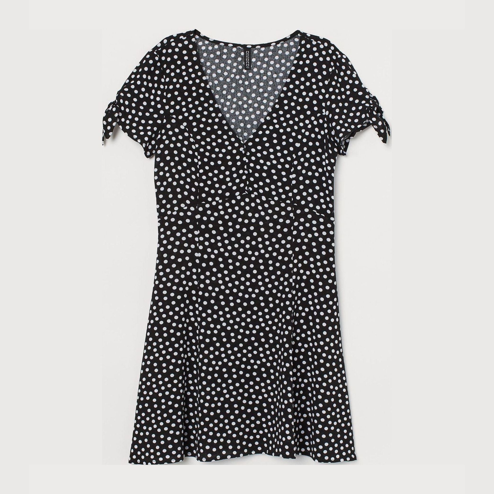 

Платье H&M 7148031-AANX 38 Черное с белым