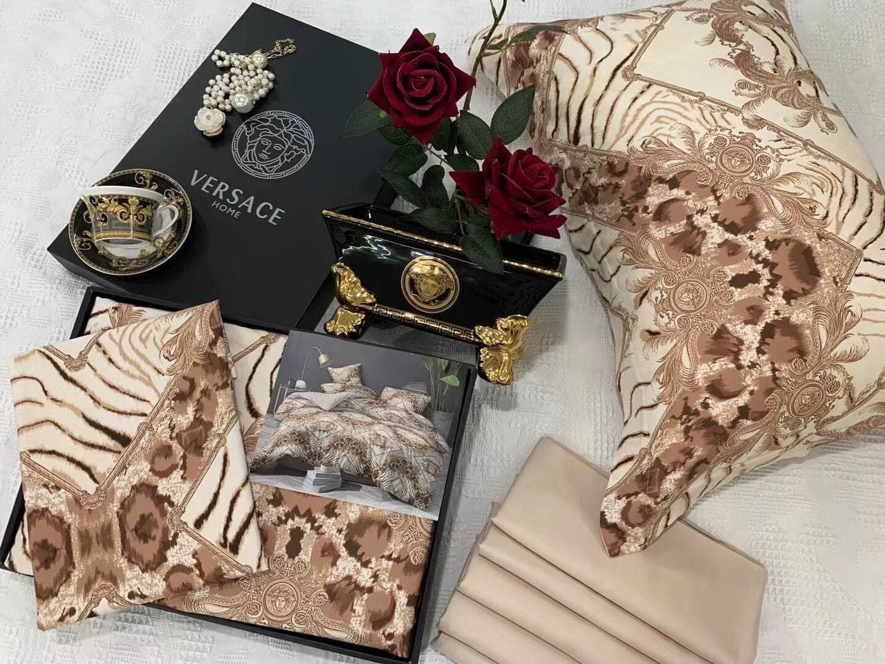 

Постельные наборы VERSACE 200*230 200_230_ 280VERSACE